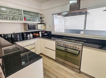 Casa · 144m² · 4 Ambientes · Venta Casa 4 Amb con Pileta en Olivos
