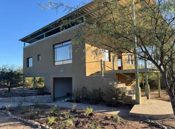 Casa de 3 ambientes, Luyaba · Casa de Diseño Sustentable con Vistas Soñadas a Las Sierras y Al Valle