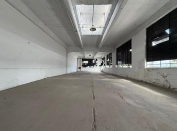Oficina comercial · 477m² · 2 Cocheras · Deposito Galpon Industrial 477 m² en Parque Suarez con Operacion 24hs