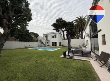 Casa · 400m² · 9 Ambientes · 4 Cocheras · Venta Casa en Martinez con Jardin Pileta Quincho
