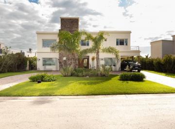 Casa de 5 ambientes, Escobar · Venta Permuta Financiacion Casa 5 Amb con Oficina en Haras Santa Maria