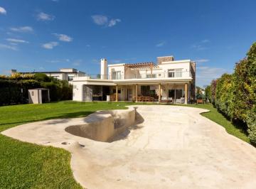 Casa · 350m² · 5 Ambientes · 4 Cocheras · Venta Permuta Financiacion Casa 5 Amb con Oficina en Haras Santa Maria