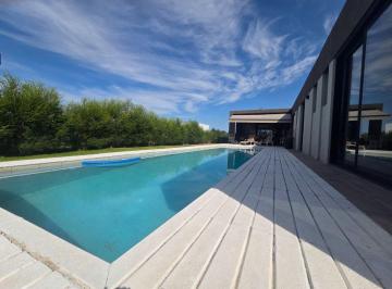Casa · 200m² · 5 Ambientes · 1 Cochera · Casa 4 Amb Alquiler Villanueva Una Planta Amarra
