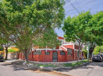 Casa · 106m² · 5 Ambientes · 2 Cocheras · Venta 2 Casas y Monoambiente en Block. San Isidro