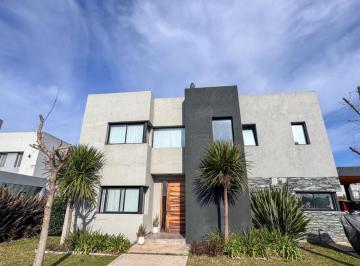 Casa · 220m² · 5 Ambientes · 2 Cocheras · Venta - Altos de Campo Grande - Pilar