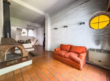PH · 185m² · 4 Ambientes · 1 Cochera · PH Estilo Casa I Jardín I Pileta I Amplios Ambientes