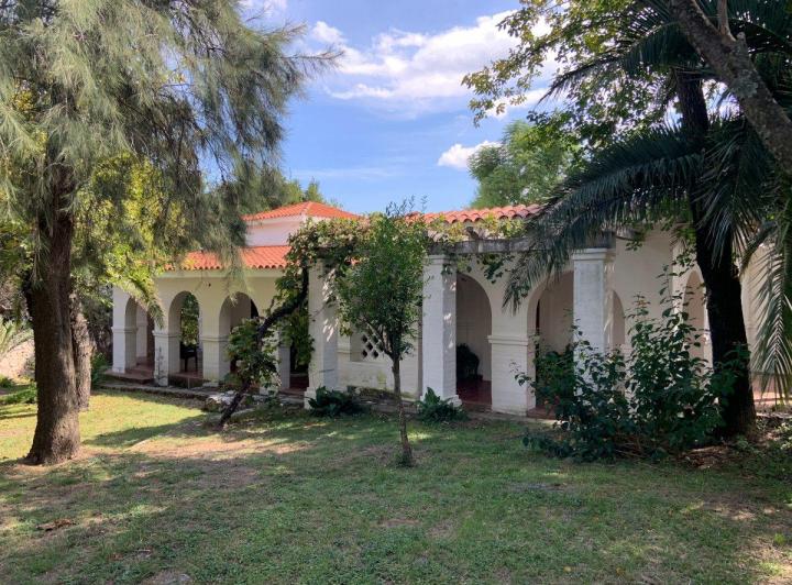 Casa · 350m² · 7 Ambientes
