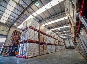 Depósito · 355m² · 2 Cocheras · Deposito Galpon 355 m² en Parque Industrial Suarez con Operatividad 24hs