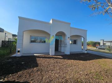Casa · 28m² · 5 Ambientes · 3 Cocheras · Casa en Venta en San Ramón, Pilar del Este, Pilar