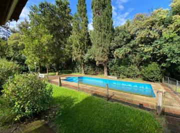 Quinta vacacional · 100m² · Venta Casa Quinta 5 Ambientes Sobre Lote de Casi 2.000 m² con Pileta y Gran Parque | Pilar - Acepta
