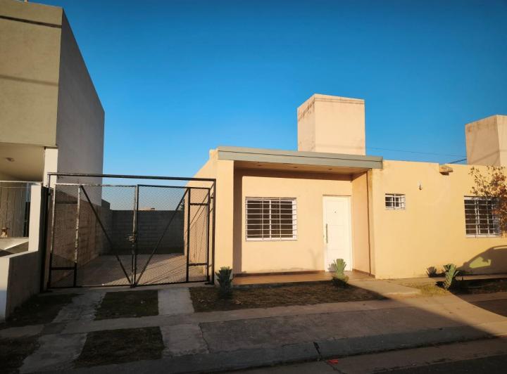 Casa · 80m² · 3 Ambientes · 1 Cochera