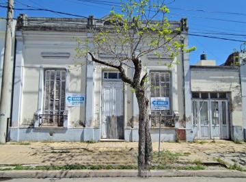 Casa · 185m² · 5 Ambientes · 1 Cochera · Casa en Barrio 30 de Octubre