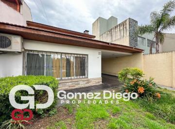 Casa de 4 ambientes, Esteban Echeverría · Casa 4 Ambs en Venta. Monte Grande