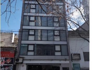 Edificio de 6 ambientes, Almagro · Excelente Edificio Comercial, con Opcion Local, a Pasos de Av Corrientes y del Abasto Shopping