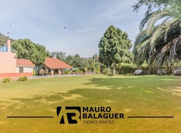 Casa · 160m² · 4 Ambientes · 3 Cocheras · Casa en Luis Guillon - Quinta Doble Terreno - 3 Dorm. - Pileta