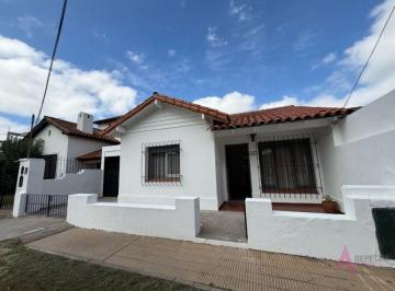 Casa · 90m² · 3 Dormitorios · 2 Cocheras · Casa Destino Profesional Alquiler Lavalle 1200 Ituzaingo