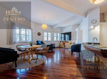 Casa · 105m² · 4 Ambientes · 1 Cochera · Hermoso PH con Entrada Independiente y Patio