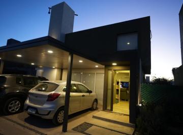 Casa · 157m² · 4 Ambientes · 2 Cocheras · Casa de 3 Dorm. en Venta Villa Catalina - Rio Ceballos