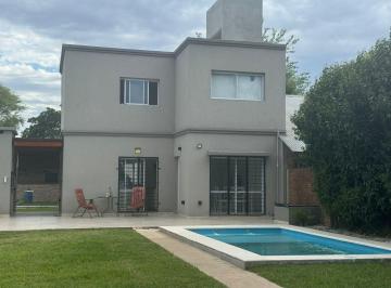 Casa · 80m² · 3 Ambientes · 1 Cochera · Casa en Venta 2 Dorm. en Roldan