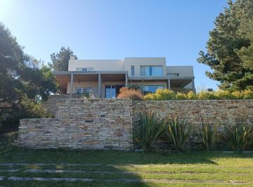 Casa · 380m² · 6 Ambientes · Casa en Venta en Costa Esmeralda, Golf 1, Fondo a Campo de Golf y Laguna