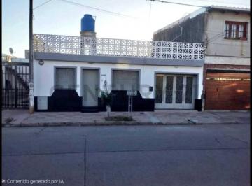Casa · 190m² · 4 Dormitorios · Casa 3dor + un Depto. 1 Dor - Yofre Norte