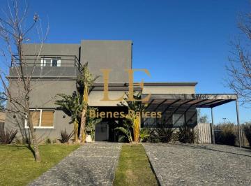Casa · 265m² · 6 Ambientes · 3 Cocheras · Venta de Casa en El Naudir
