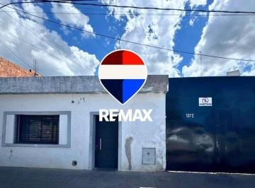 Casa · 110m² · 5 Ambientes · Casa + Galpón en Venta en Macrocentro