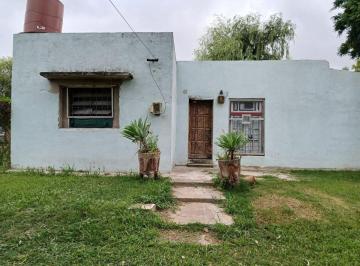 Casa · 450m² · 4 Ambientes · 1 Cochera · Venta Casa en Colastine Sur