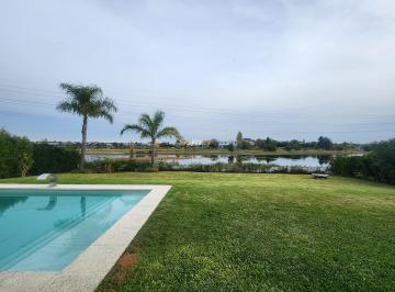 Casa · 160m² · 5 Ambientes · 2 Cocheras · Venta Casa a La Laguna en Villanueva, Tigre, G. B. a. Zona Norte