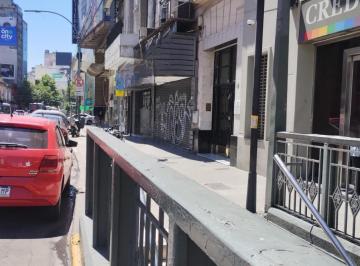 Local comercial , Abasto · Corrientes 3200 Frente Shoping Abasto!