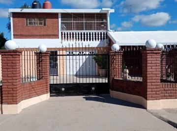 Casa · 311m² · 12 Ambientes · 1 Cochera · Venta Casa 3 Dorm. + Dpto - Villa Los Llanos