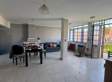 Casa · 100m² · 3 Ambientes · Casa en Venta - 2 Dorm. 2 Baños - La Plata