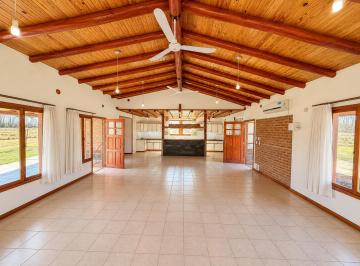 Casa de 5 ambientes, Cipolletti · Casa Quinta Premium C/parque y Uso Comercial