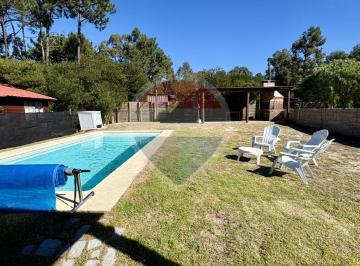 Casa · 67m² · 3 Ambientes · 8 Cocheras · Venta Casa en Balneario Argentino 2 Dorm.