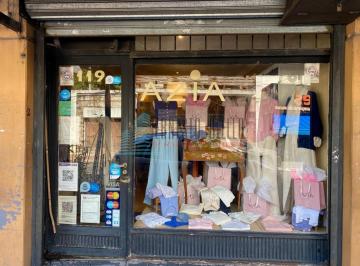 Fondo de comercio · 38m² · A. Venta Fondo de Comercio Ropa Femenina - Excelente Ubicacion Bernal