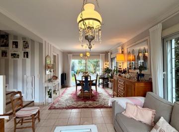 Casa · 166m² · 4 Ambientes · 2 Cocheras · Venta / Casa - Constitución