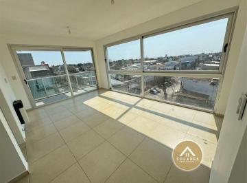 Departamento de 4 ambientes, Esperanza · Semipiso a 100 m de Plaza San Martin