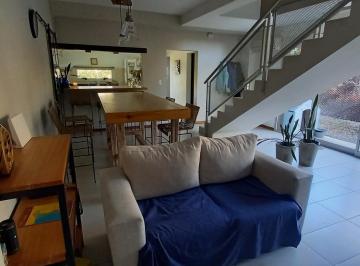 Casa · 430m² · 8 Ambientes · 1 Cochera · Casa en Alquiler La Arboleda 4 Dorm en Suite, Pileta Villa Warcalde