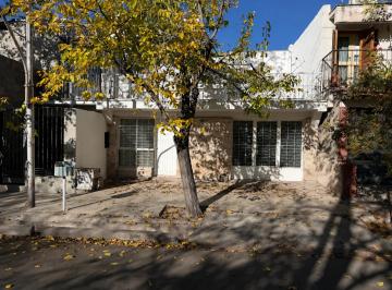 Casa de 6 ambientes, Villa Nueva · Barrio Unimev