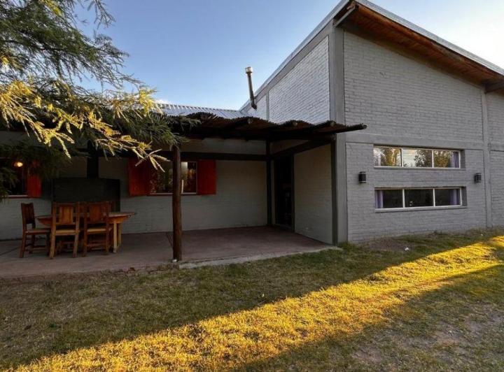 Casa · 150m² · 6 Ambientes · 3 Cocheras