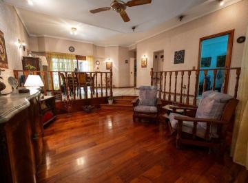 Casa · 227m² · 5 Ambientes · 1 Cochera · Venta Casa 5 Amb, Patio, Terraza, Cochera. Boedo