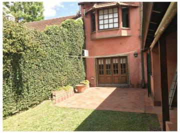 Casa · 250m² · 6 Ambientes · 1 Cochera · Imponente Casa de Estilo Inglés 6 Amb. en Z. Resid
