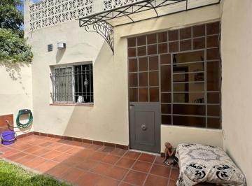 Casa · 55m² · 2 Ambientes · Casa en Venta en Banfield, Lomas de Zamora, G. B. a. Zona Sur