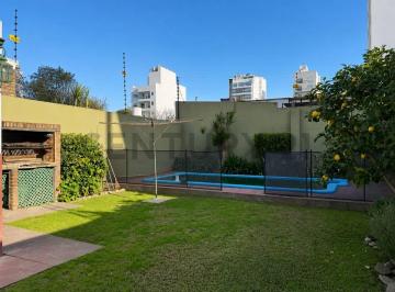 Casa · 132m² · 5 Ambientes · 1 Cochera · 17 y 41 - Casa a La Venta de 2 Dorm. y Pileta