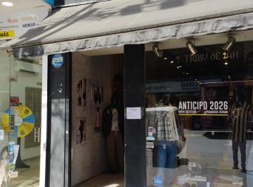 Local comercial de 5 ambientes, Flores · Frente 4,20 m. Lote Propio. Sin Expensas. Centro Comercia Flores