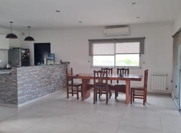 Casa · 165m² · 4 Ambientes · 4 Cocheras · Casa en San Ramón Pilar del Este - Acepta Permuta