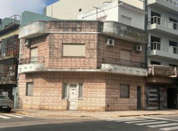 Casa · 180m² · 6 Ambientes · Venta, Casa Multifamiliar Lote Propio 81 m², Saavedra