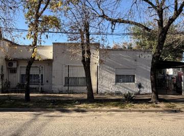 Casa · 128m² · 3 Ambientes · 1 Cochera · Casa con Departamento en Colón