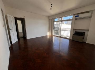 Departamento · 81m² · 3 Ambientes · Alquiler Departamento de 2 Dorm. con Balcón Zona Centro, Rosario