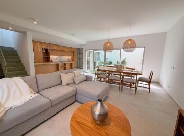 Casa · 144m² · 5 Ambientes · Casa de Pasillo Única en Venta Lourdes, Rosario 3 Dorm. con Patio y Pileta